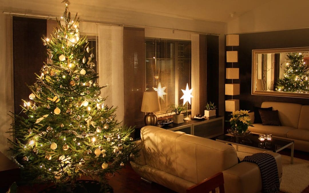 6 Safety Tips for Holiday Decorating